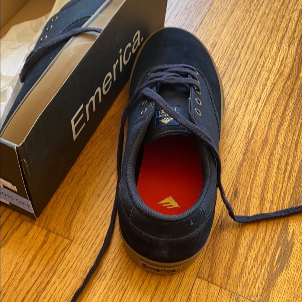 NIB Emerica skate sneaker navy 10.5